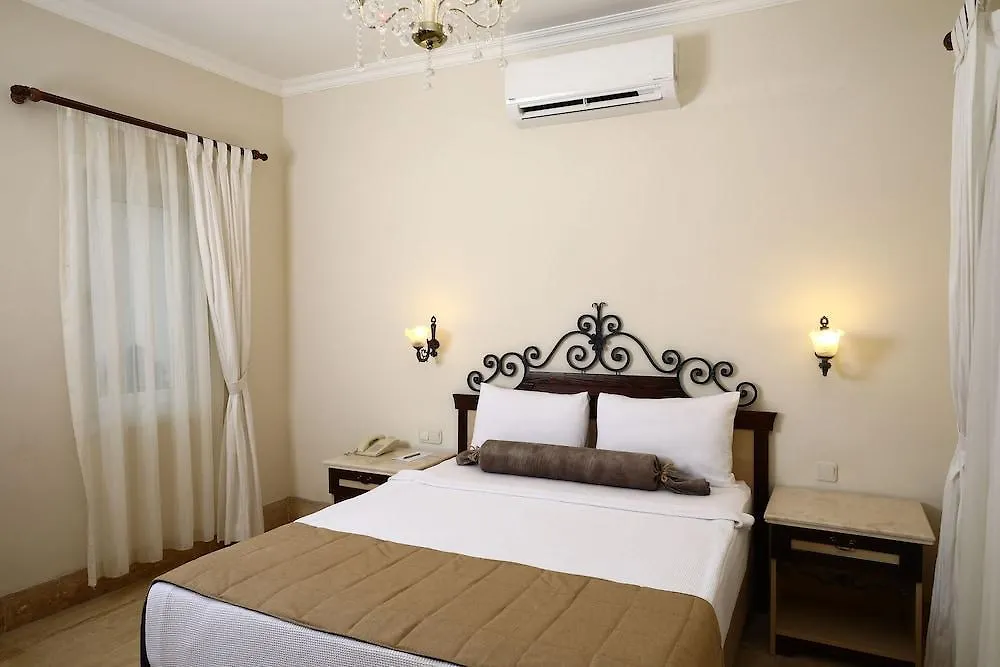 Club Cactus Fleur Beach Bodrum 4*,